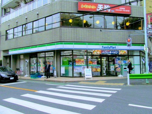 ファミリーマート 境南町二丁目店の画像