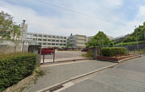 神戸市立つつじが丘小学校の画像