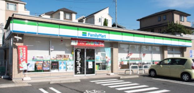 ファミリーマート 町田金井町店の画像