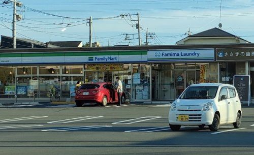 ファミリーマート 町田小山町店の画像