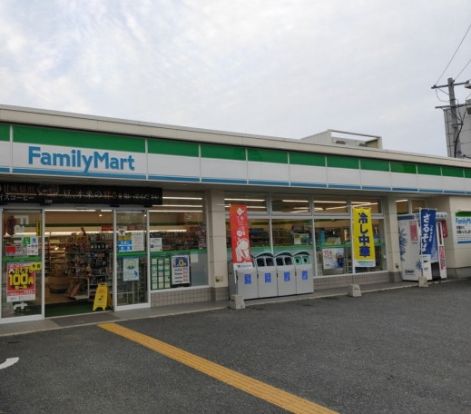 ファミリーマート 豊中中桜塚店の画像