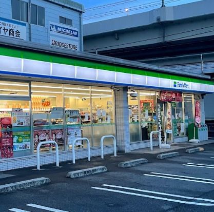 ファミリーマート　鶴見寛政町店の画像