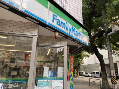 ファミリーマート 金山一丁目店の画像