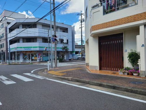 ファミリーマート 谷口大曽根北店の画像