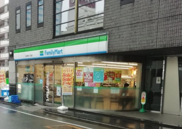 ファミリーマート 渋谷笹塚一丁目店の画像