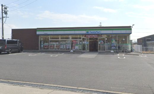 ファミリーマート 東郷山崎店の画像