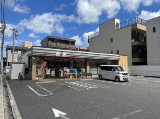 セブンイレブン 名古屋陶生町店の画像