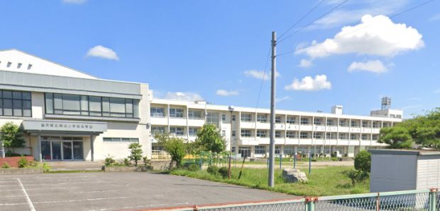 垂井町立表佐小学校の画像