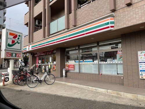 セブンイレブン 神戸国香通2丁目店の画像