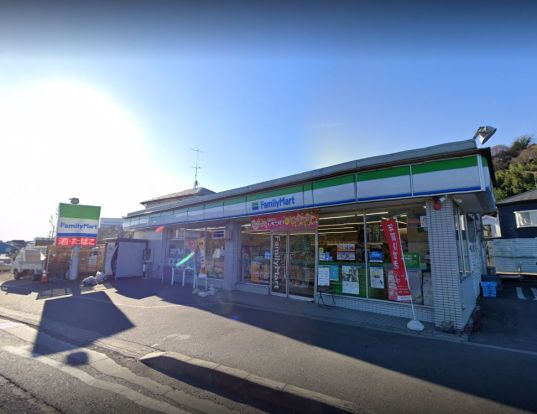 ファミリーマート 愛川六倉店の画像