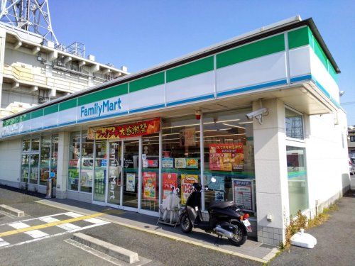 ファミリーマート 近江八幡中村町店の画像