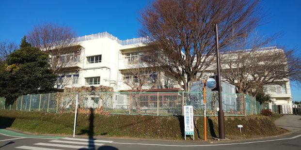 横浜市立飯田北いちょう小学校の画像