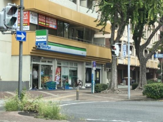 ファミリーマート 白川店の画像