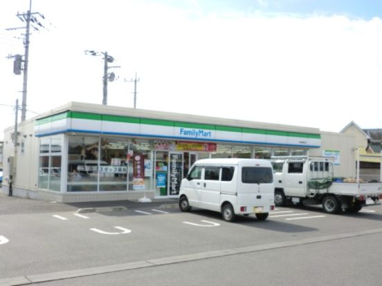 ファミリーマート 伊勢崎東町店の画像