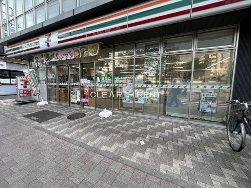 セブンイレブン 横浜鶴見豊岡町店の画像