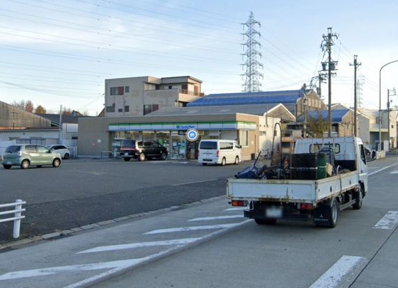 ファミリーマート 港名四十一屋店の画像