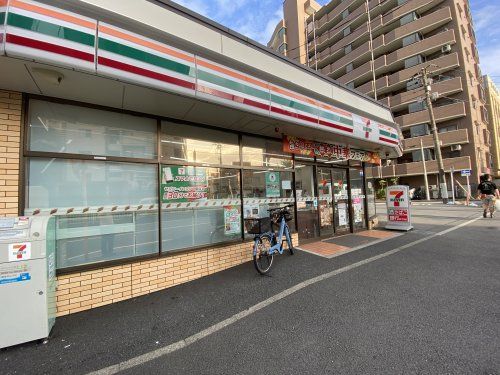 セブンイレブン横浜中央2丁目店の画像