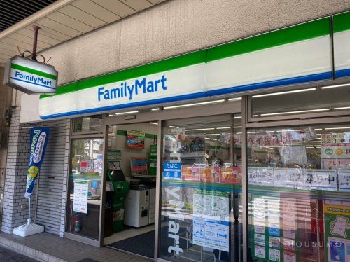 ファミリーマート 東三国三丁目店の画像