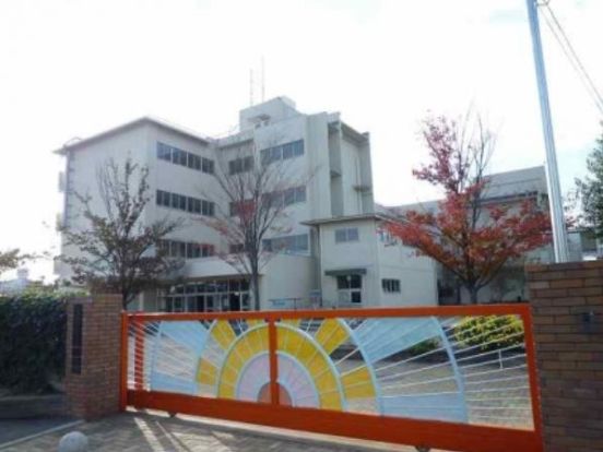 宝塚市立 光明小学校の画像