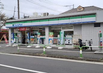 ファミリーマート 北区西が丘一丁目店の画像