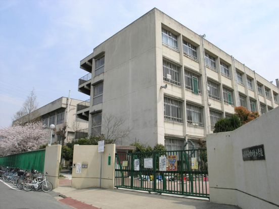 八尾市立曙川東小学校の画像