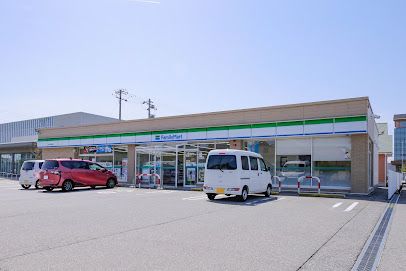 ファミリーマート金沢松島南店の画像