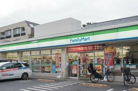 ファミリーマート 246世田谷桜新町店の画像