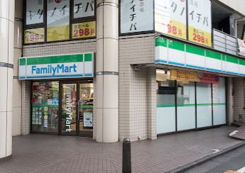 ファミリーマート 目白三丁目店の画像