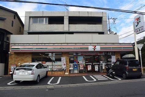 セブンイレブン 京阪四宮駅東店の画像