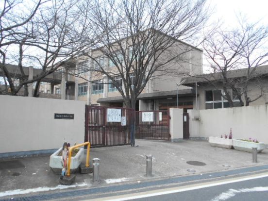 京都市立西野小学校の画像