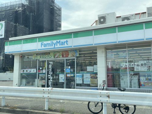 ファミリーマート 千種香流橋店の画像