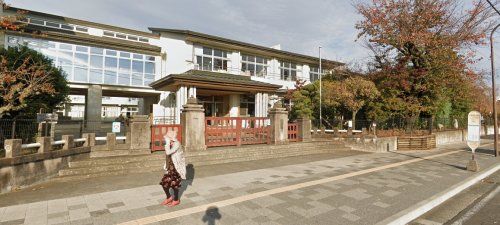 秦野市立本町小学校の画像