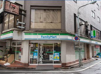 ファミリーマート 池袋東口店の画像