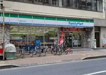 ファミリーマート 亀屋赤羽西店の画像