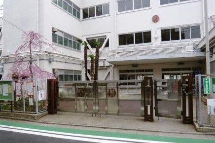 世田谷区立駒繋小学校の画像