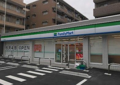 ファミリーマート 戸塚吉田町店の画像