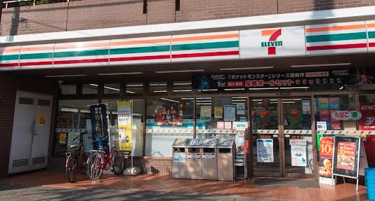 セブンイレブン 熊の前店の画像