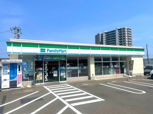 ファミリーマート 南仙台駅西口店の画像