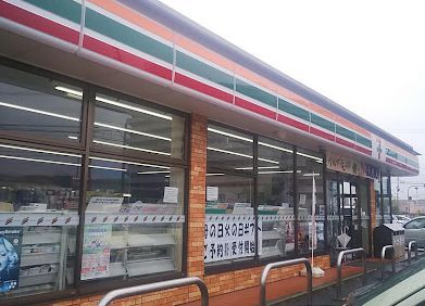 セブンイレブン 倉敷二子店の画像