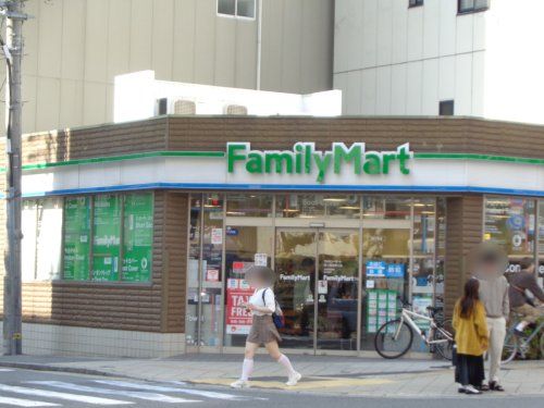 ファミリーマート四ツ橋南堀江店の画像