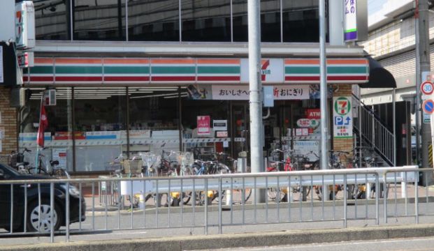 セブンイレブン 名古屋栄生駅前店の画像