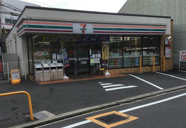 セブンイレブン 名古屋栄生駅北店の画像