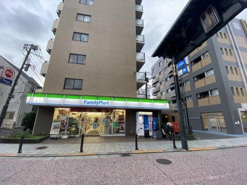 ファミリーマート 新馬場サクセス通り店の画像