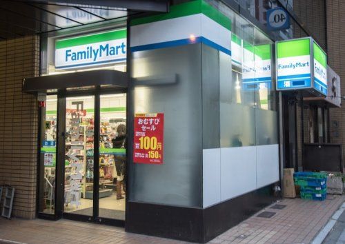 ファミリーマート ツルヤ神谷町店の画像