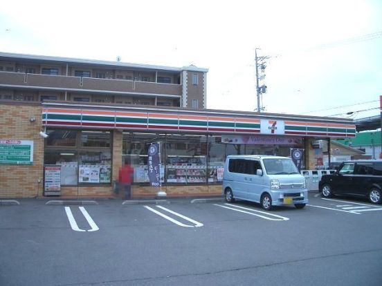 セブンイレブン 焼津三ヶ名南店の画像