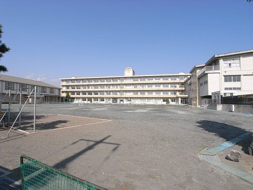 塚沢中学校の画像