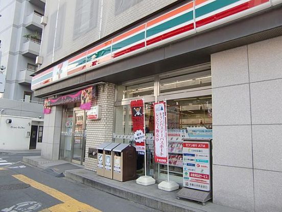 セブンイレブン 足立中居郵便局前店の画像