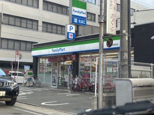 ファミリーマート 福岡薬院二丁目店の画像