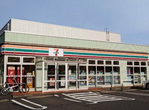 セブンイレブン 千葉中央港1丁目店の画像