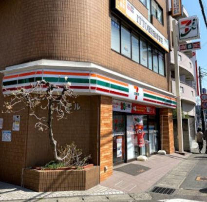 セブンイレブン 川崎登戸新町店の画像